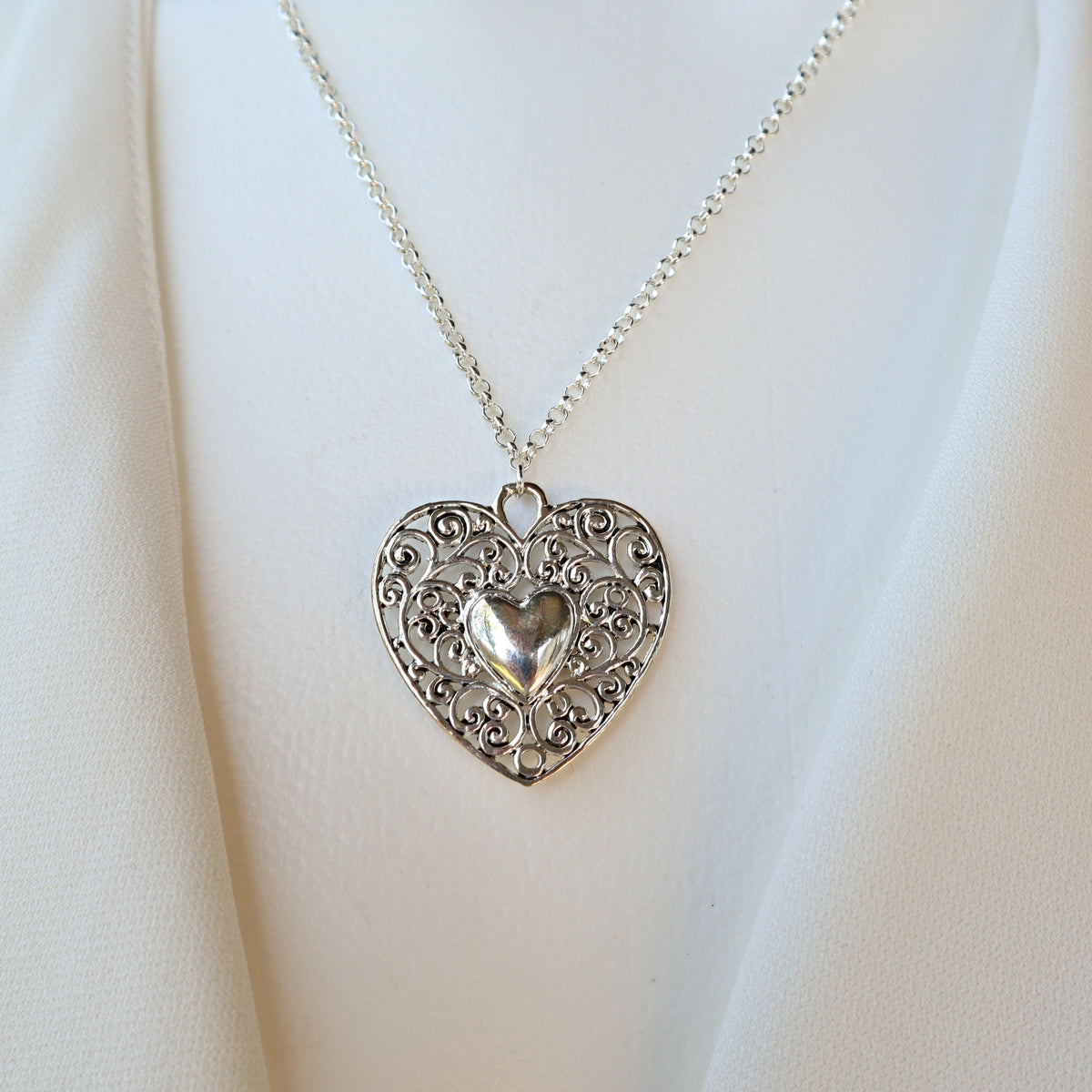 scroll work silver Heart Pendant Necklace