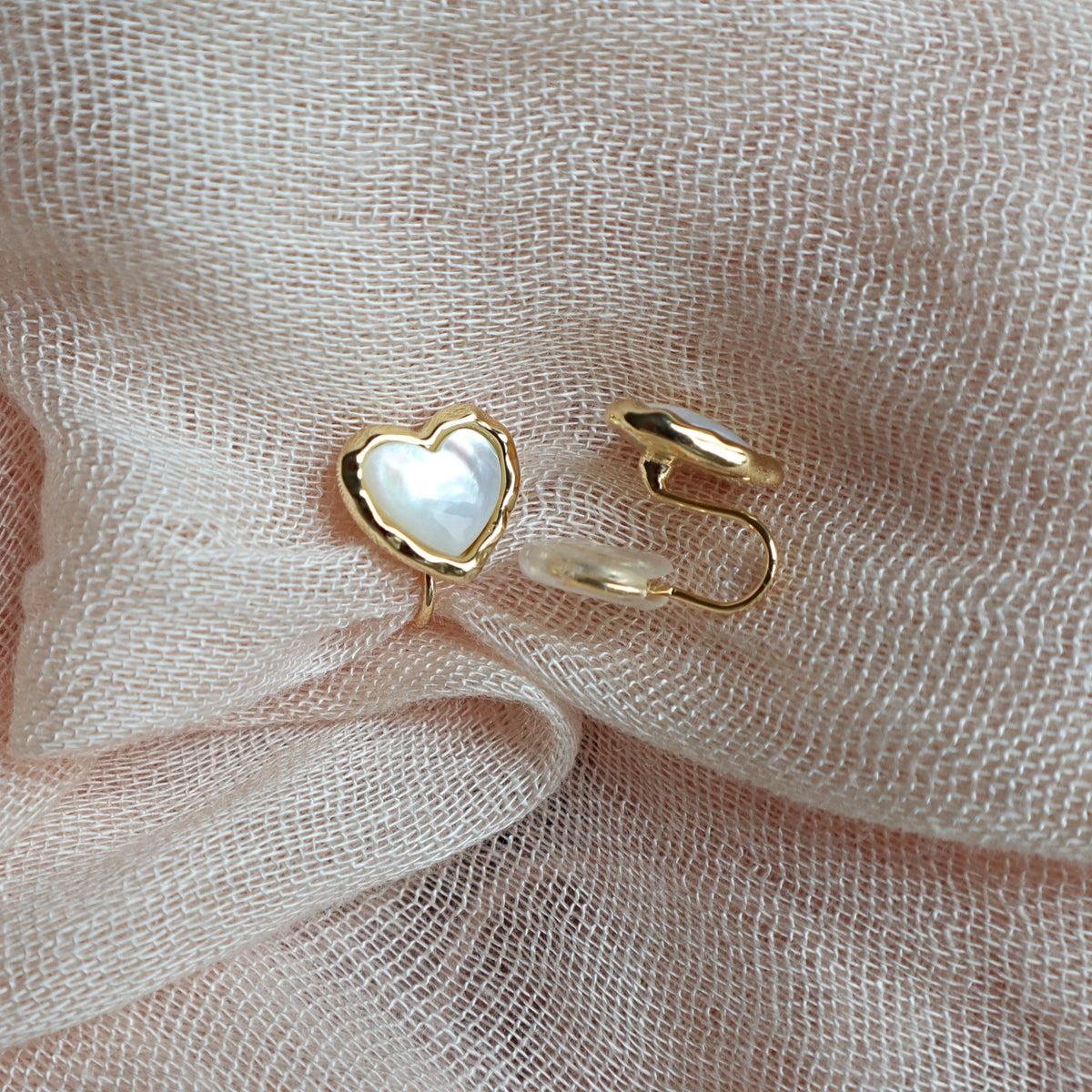 Shiny Mother-of-Pearl Heart Clip-on-Earrings 14k Gold Plated