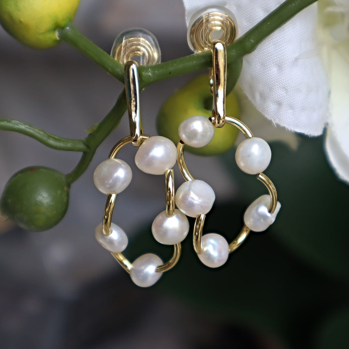 Pearls Hoop Clip on Dangle Earrings